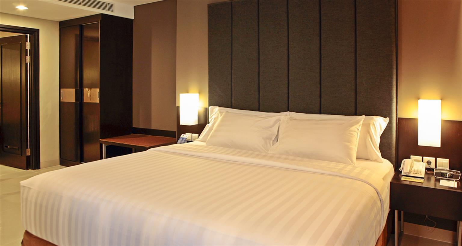 Maestro Hotel Kota Baru Pontianak Extérieur photo